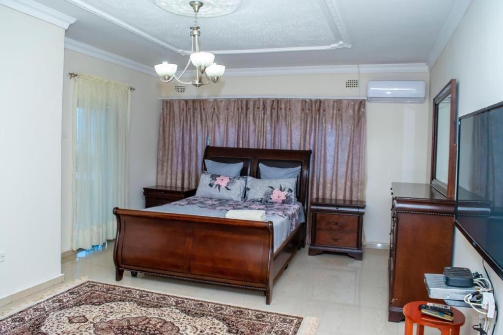 Royal Suites Apartments Лусака Екстериор снимка