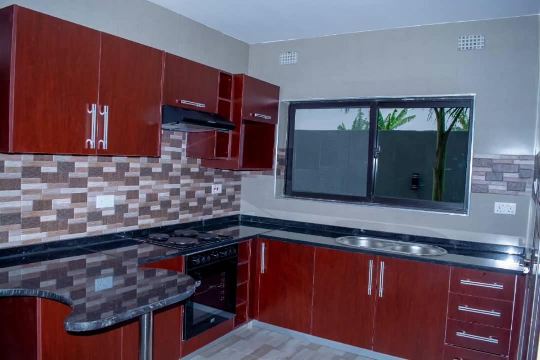 Royal Suites Apartments Лусака Екстериор снимка